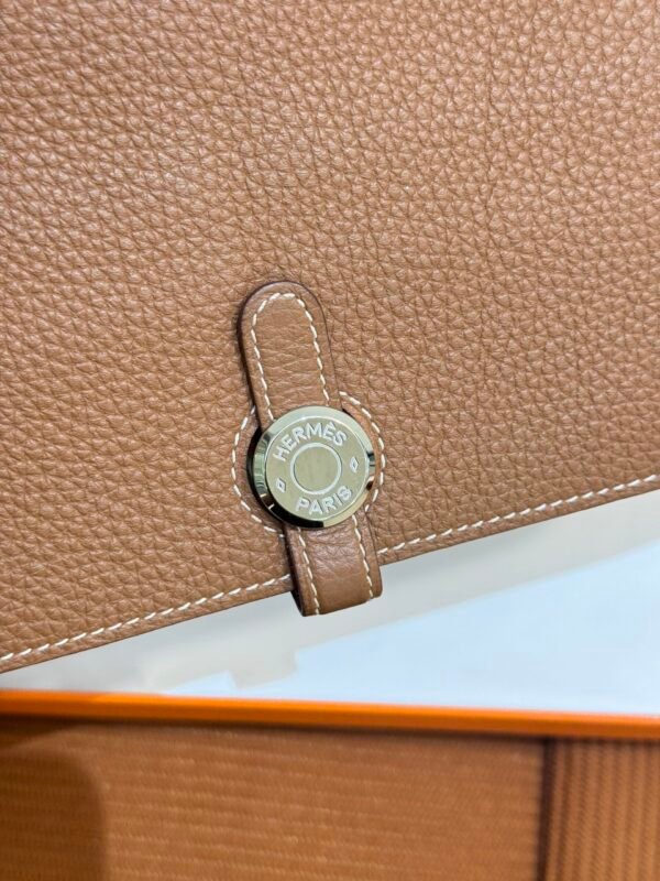 Pre-Owned/ Pre-Loved/ Second-Hand Hermes Dogon Duo Wallet, Wallet in Gold, Silver Hardware Color,  Size, Front View