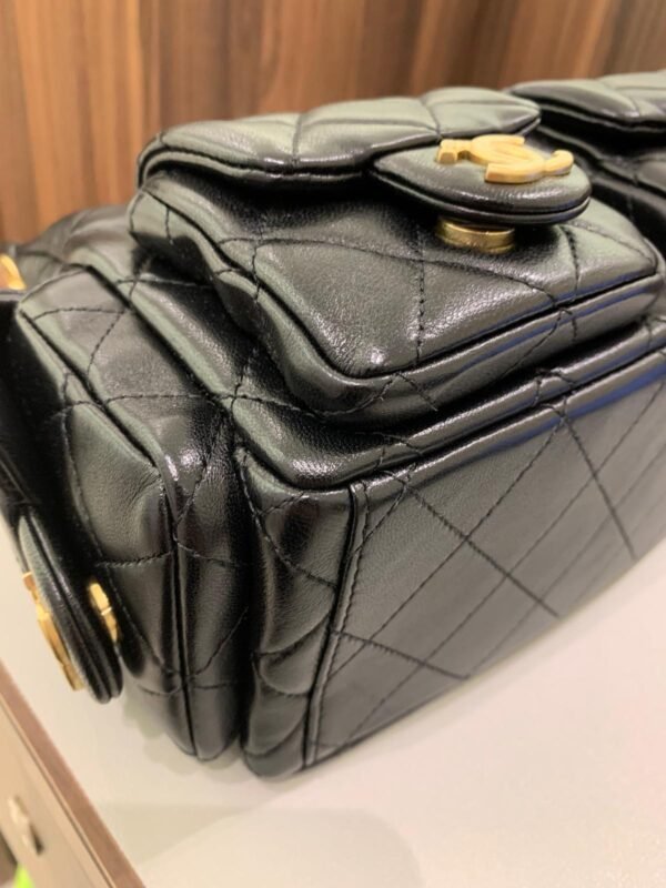 Pre-Owned/ Pre-Loved/ Second-Hand Chanel 25C Hobo Large, Bag in Black, Gold Hardware Color, 22 x 31 x 15cm (Large) Size, Front View