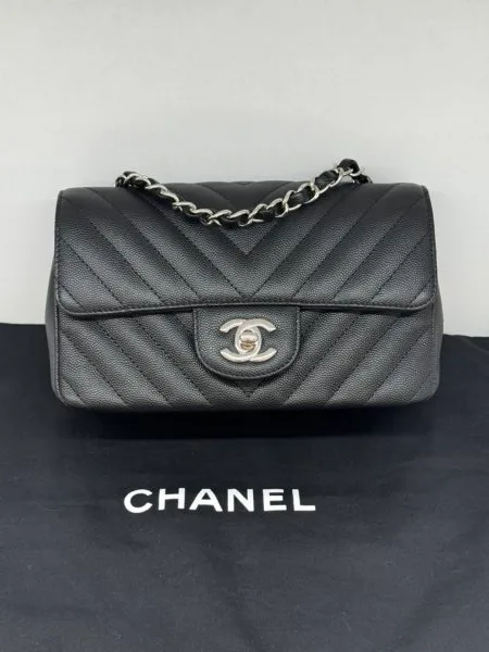 b202401032-chanel-chevron-mini-rectangle-classic-flap Pre-Owned/ Pre-Loved/ Second-Hand Chanel Caviar Chevron Mini Rectangle, Bag in Black Color, Mini Size, Front View