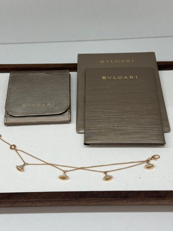 b202410085-bulgari-bvlgari-divas-dream-4-motif-mother-of-pearl-bracelet-rare Pre-Owned/ Pre-Loved/ Second-Hand Bulgari (Bvlgari) Divas’ Dream 4 Motif Mother Of Pearl Bracelet (Rare!), Bracelet in Rose Gold Color, SM (15-17.5cm) Size, Front View