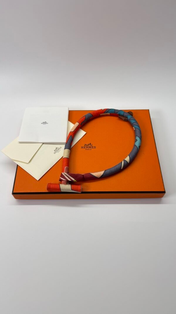 b202506463-hermes-silk-bride-necklace Pre-Owned/ Pre-Loved/ Second-Hand Hermes Silk Bride Necklace, Necklace in Multi Colour (100% Silk) Color, 46 cm (GM) Size, Front View