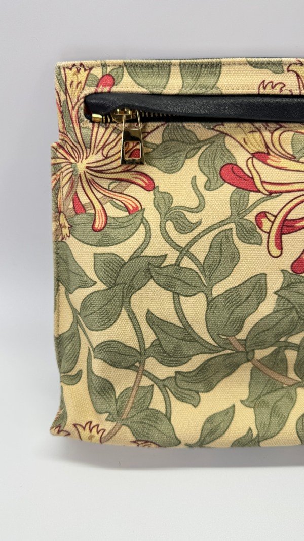 b202515464-loewe-pouch-crossbody-2 Loewe | Pouch Crossbody