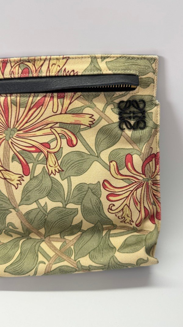 b202515464-loewe-pouch-crossbody-3 Loewe | Pouch Crossbody