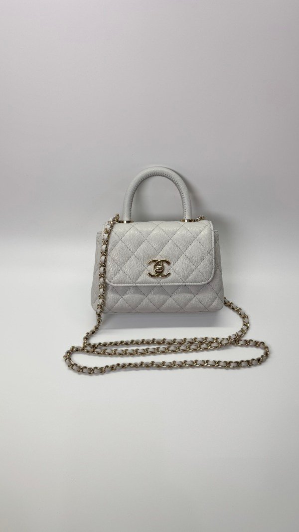 c202501506-chanel-mini-coco-handle-caviar Pre-Owned/ Pre-Loved/ Second-Hand Chanel Mini/Micro Coco Handle Caviar, Bag in Light Grey, Light Gold Hardware Color, 16 x 12 x 7 cm Size, Front View
