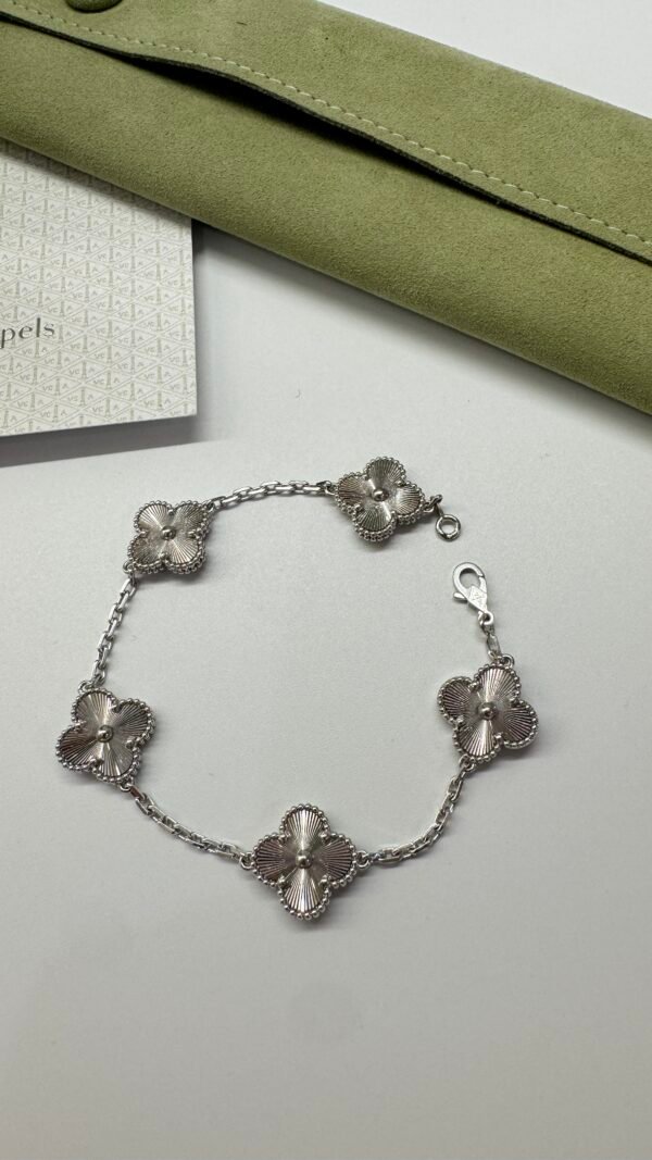 c202502530-van-cleef-arpels-vca-guilloche-5-motif-bracelet Pre-Owned/ Pre-Loved/ Second-Hand Van Cleef & Arpels (VCA) Guilloche 5 Motif Bracelet, Bracelet in White Gold Color, 19cm Size, Front View