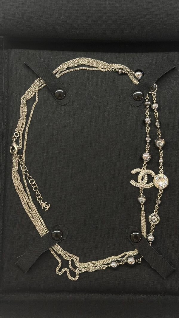 b202501513-chanel-long-necklace Pre-Owned/ Pre-Loved/ Second-Hand Chanel Long Necklace, Necklace in Silver Color, Size, Front View