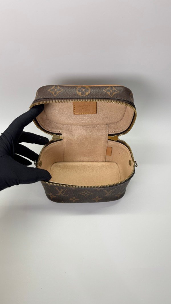 b202505570-louis-vuitton-lv-nice-nano-vanity-bag-adapted-with-chain-holder-6 Pre-Owned/ Pre-Loved/ Second-Hand Louis Vuitton (LV) Nice Nano Vanity Bag (adapted with chain holder), Bag in Monogram Color, 14 x 10.2 x 8.5 cm Size, Front View