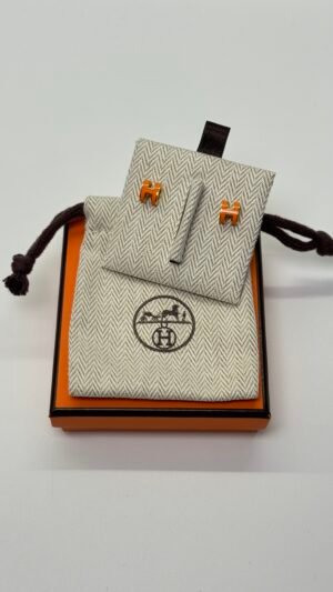 b202506541-hermes-mini-pop-h-earrings Pre-Owned/ Pre-Loved/ Second-Hand Hermes Mini Pop H Earrings, Earring in Orange, Gold Hardware Color, Mini Size, Front View