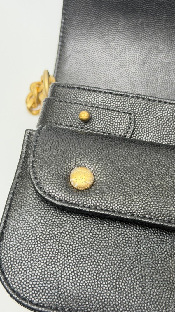 c202501548-chanel-messenger-flap-cavair-10 Chanel | 21K City Curve Messenger Flap Cavair