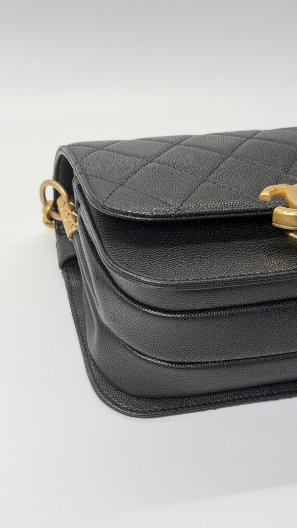 c202501548-chanel-messenger-flap-cavair-7 Chanel | 21K City Curve Messenger Flap Cavair