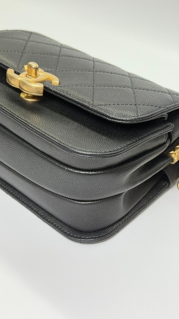 c202501548-chanel-messenger-flap-cavair-8 Chanel | 21K City Curve Messenger Flap Cavair
