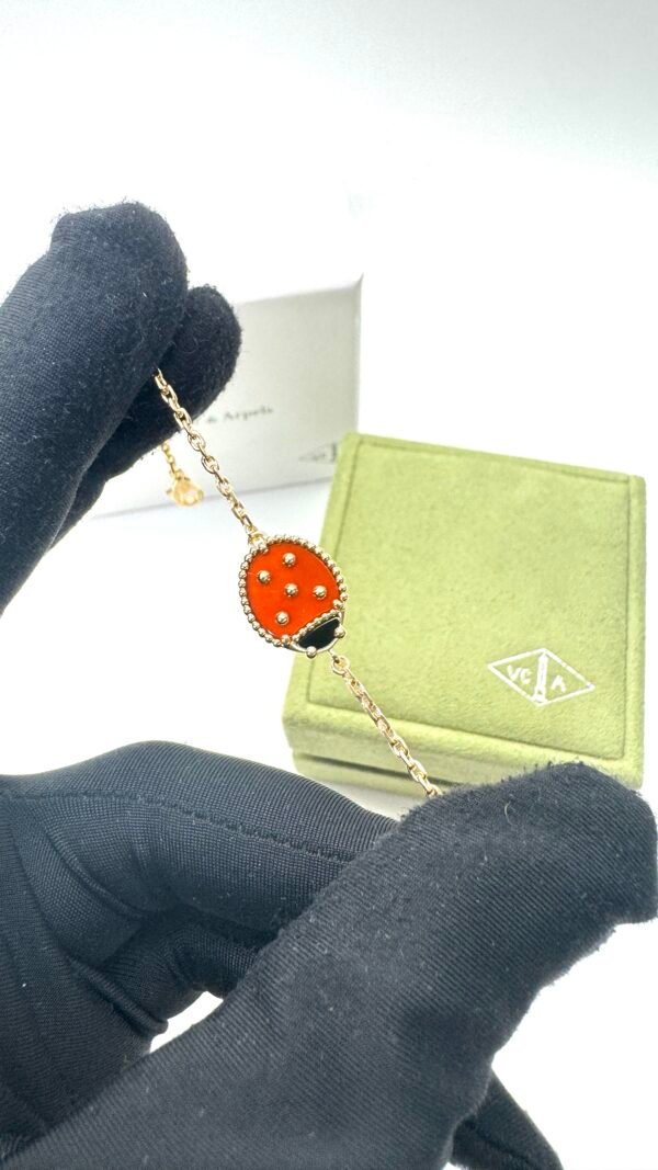 c202502567-van-cleef-arpels-vca-lucky-spring-lady-bug-close-wing-2 Van Cleef & Arpels (VCA) | Lucky Spring Lady Bug (Close Wing)