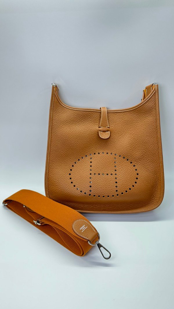 c202506603-hermes-evelyne-29-pm-clemence Pre-Owned/ Pre-Loved/ Second-Hand Hermes Evelyne 29 PM Clemence, Bag in Gold, Palladium Hardware Color, 29 x 30 x 8 cm Size, Front View