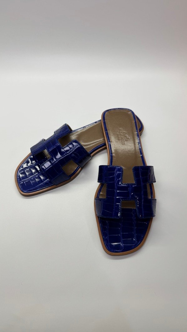 Hermes | Oran Sandals Shiny Alligator