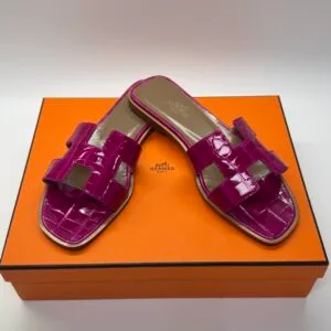 Pre-Owned/ Pre-Loved/ Second-Hand Hermes Oran Sandals Alligator, Shoe in Shinny Purple Color, 36 Size, Front View