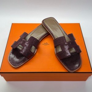 Pre-Owned/ Pre-Loved/ Second-Hand Hermes Oran Sandals Lizzard, Shoe in Dark Purple Color, 36 Size, Front View