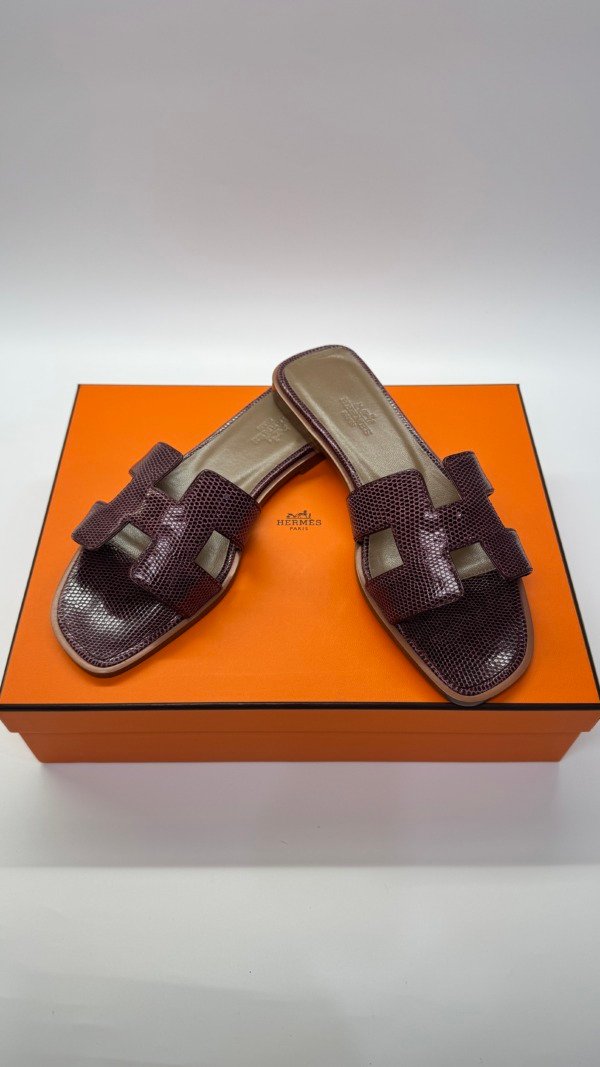 Pre-Owned/ Pre-Loved/ Second-Hand Hermes Oran Sandals Lizzard, Shoe in Dark Purple Color, 36 Size, Front View