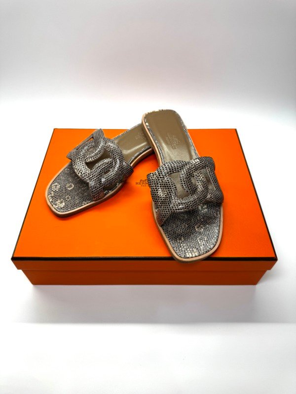 Pre-Owned/ Pre-Loved/ Second-Hand Hermes Omaha Sandals Lizzard, Shoe in Grey Color, 36 Size, Front View