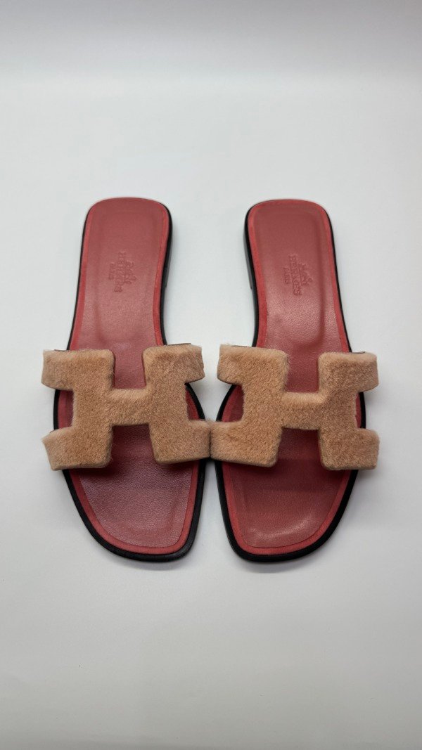 b202506649-hermes-oran-sandals-fur-1 Hermes | Oran Sandals Fur