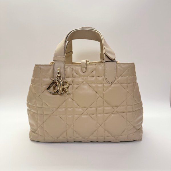 Pre-Owned/ Pre-Loved/ Second-Hand Dior Medium Toujours Tote Bag Calfskin, Bag in Beige, Gold Hardware Color, 28.5 x 21.5 x 17 cm Size, Front View