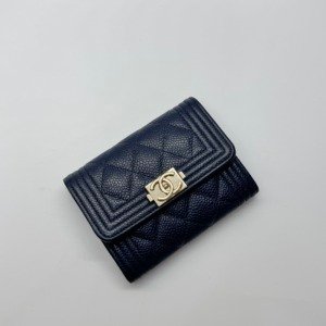 c202501652-chanel-boy-flap-card-holder Pre-Owned/ Pre-Loved/ Second-Hand Chanel Boy Flap Card Holder, Wallet in Dark Blue Color, Size, Front View