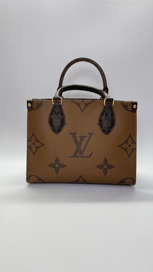 Louis Vuitton (LV) | On The Go PM