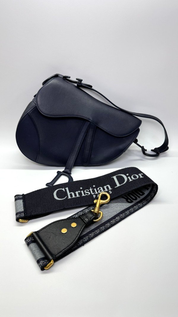c202513609-dior-saddle-bag Pre-Owned/ Pre-Loved/ Second-Hand Dior Medium Saddle Bag (includes extra strap), Bag in Navy Blue Color, Medium Size, Front View