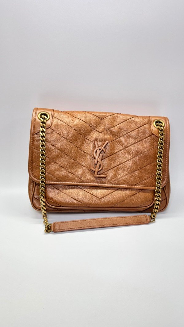 c202516613-saint-laurent-ysl-niki-medium-calf-leather Pre-Owned/ Pre-Loved/ Second-Hand Saint Laurent (YSL) Niki Medium (Calf Leather), Bag in Brown Color, 28 X 20 X 8.5 CM Size, Front View