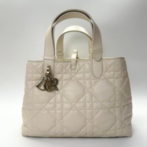 b202513474-dior-toujours-medium-calfskin Pre-Owned/ Pre-Loved/ Second-Hand Dior Toujours Medium (Calfskin), Bag in Beige, Gold Hardware Color, Medium Size, Front View