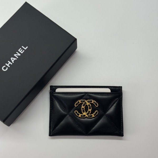 b202601693-chanel-card-holder-1 Chanel | Card Holder