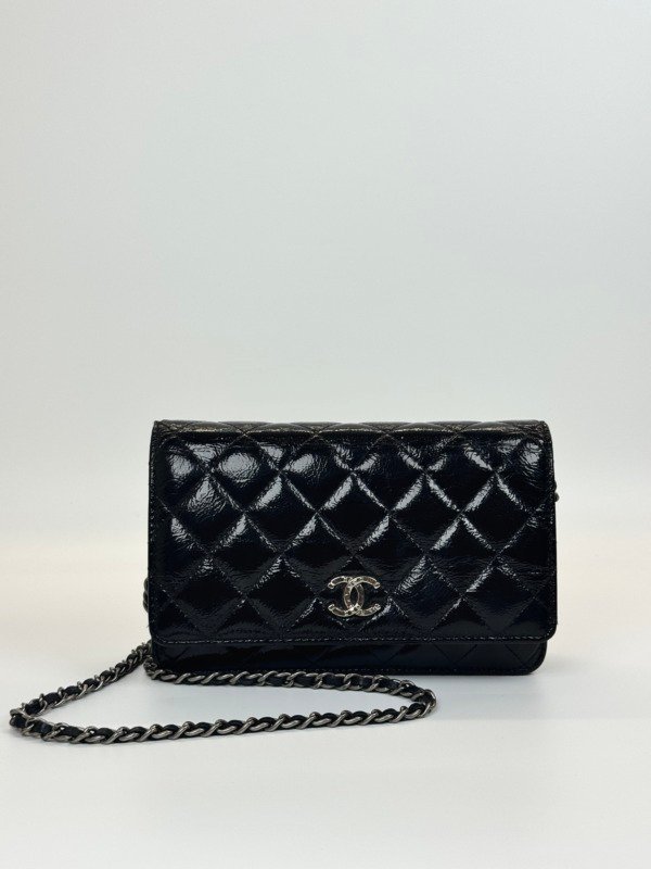b202601710-chanel-wallet-on-chain-patent-leather Pre-Owned/ Pre-Loved/ Second-Hand Chanel Wallet On Chain (Patent Leather), Bag in Black, Silver Hardware Color, Size, Front View