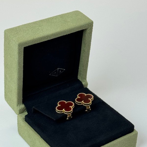 b202602680-van-cleef-arpels-vca-carnelian-earrings-1 Van Cleef & Arpels (VCA) | Carnelian Earrings