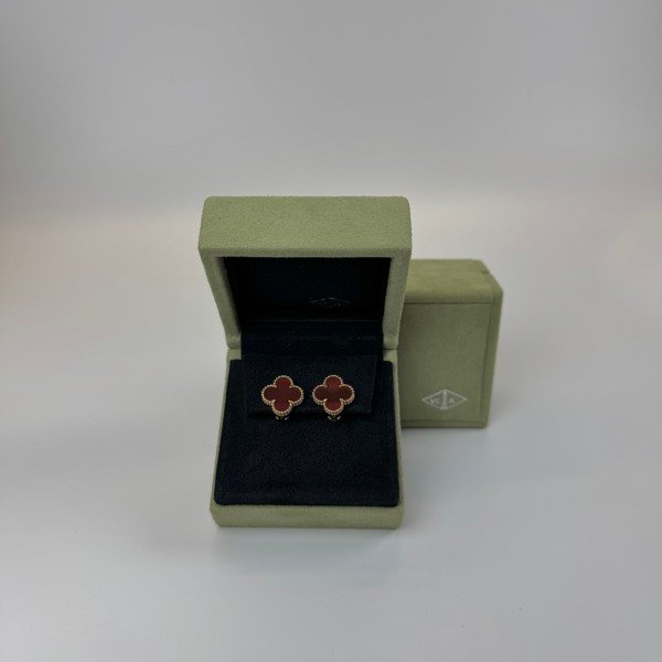 b202602680-van-cleef-arpels-vca-carnelian-earrings Pre-Owned/ Pre-Loved/ Second-Hand Van Cleef & Arpels (VCA) Carnelian Earrings, Earring in Red, Yellow Gold Color, Size, Front View