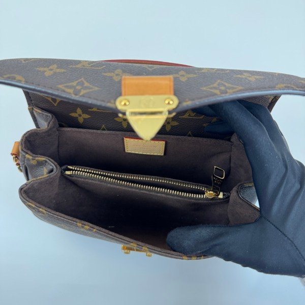 Louis Vuitton (LV) | Pochette Metis East West