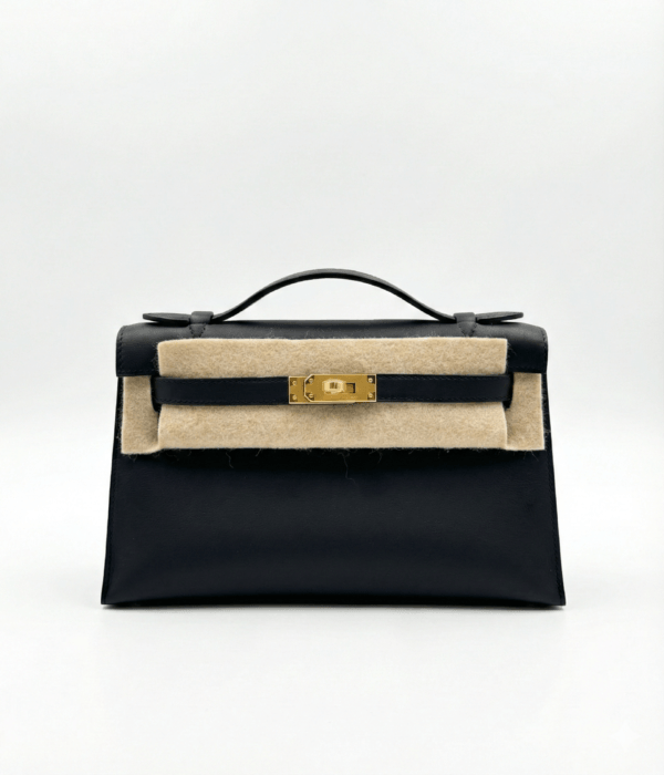 b202606706-hermes-kelly-pochette Pre-Owned/ Pre-Loved/ Second-Hand Hermes Kelly Pochette, Bag in Black, Gold Hardware Color, 22 x 14 x 7cm Size, Front View