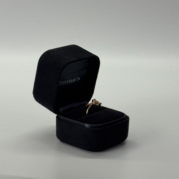 b202608684-tiffany-co-diamond-knot-ring-1 Tiffany & Co. | Diamond Knot Ring