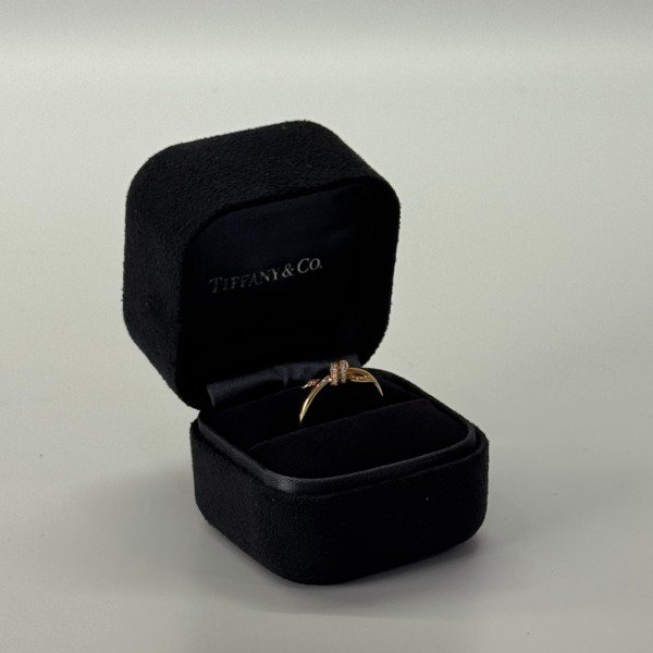 b202608684-tiffany-co-diamond-knot-ring-3 Tiffany & Co. | Diamond Knot Ring
