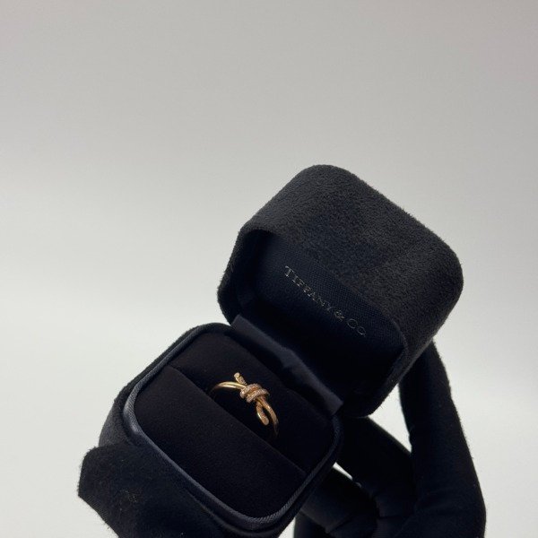 b202608684-tiffany-co-diamond-knot-ring-4 Tiffany & Co. | Diamond Knot Ring