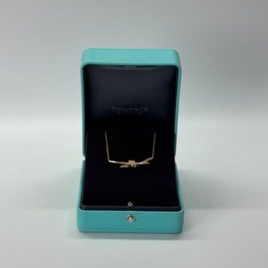 b202608686-tiffany-co-diamond-medium-knot-necklace Pre-Owned/ Pre-Loved/ Second-Hand Tiffany & Co. Diamond Medium Knot Necklace , Necklace in Rose Gold Color, 4cm Pendant Size, Front View