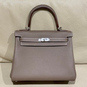 c202506664-hermes-kelly-25-togo Pre-Owned/ Pre-Loved/ Second-Hand Hermes Kelly 25 Togo, Bag in Etoupe, Palladium Hardware Color, 25 Size, Front View