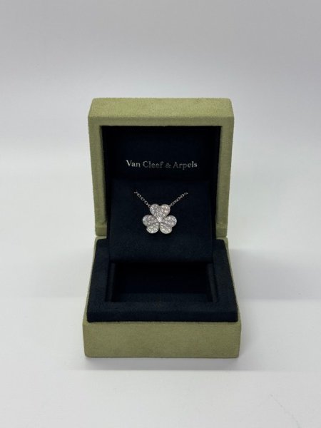 Pre-Owned/ Pre-Loved/ Second-Hand Van Cleef & Arpels (VCA) Diamond Frivole Pendant Small, Necklace in White Gold Color, Small Size, Front View