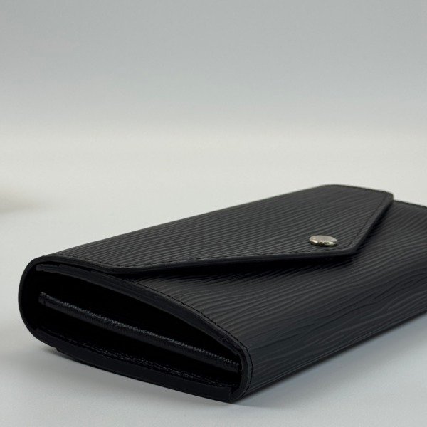 Louis Vuitton (LV) | Epi Long Wallet
