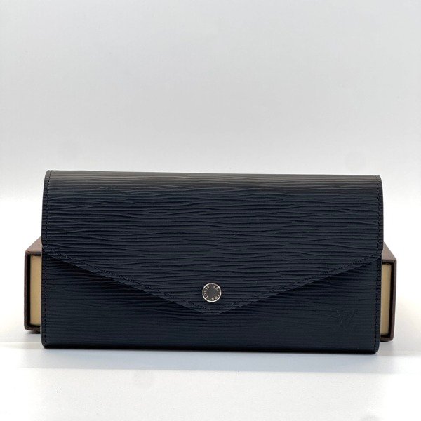 Pre-Owned/ Pre-Loved/ Second-Hand Louis Vuitton (LV) Epi Long Wallet, Wallet in Black Color,  Size, Front View