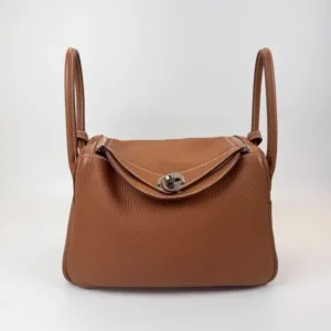 b202506521-hermes-lindy-26-clemence Pre-Owned/ Pre-Loved/ Second-Hand Hermes Lindy 26 Clemence, Bag in Gold, Silver Hardware Color, 26 Size, Front View
