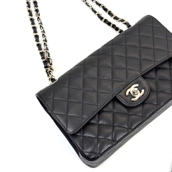 c202601784-chanel-medium-classic-flap-caviar-2 Chanel | Medium Classic Flap Caviar