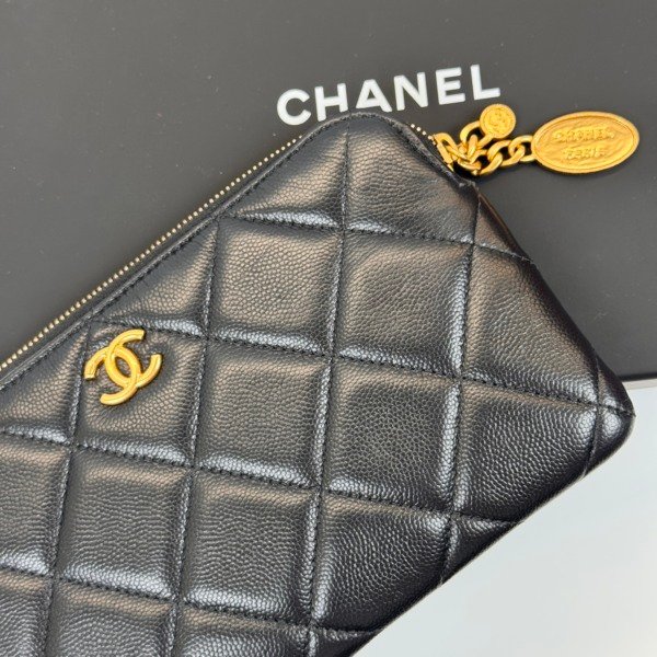 Chanel | Zippy Long Wallet/Clutch