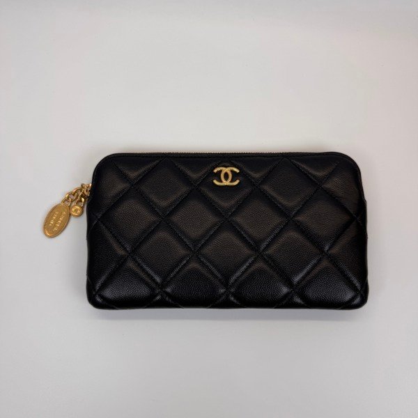 Pre-Owned/ Pre-Loved/ Second-Hand Chanel Zippy Long Wallet/Clutch, Wallet in Black Color,  Size, Front View