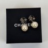 c202601792-chanel-classic-pearl-earring-1 Chanel | Classic Pearl Earring
