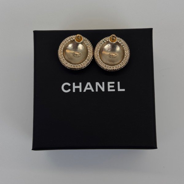 Chanel | Round CC Earring