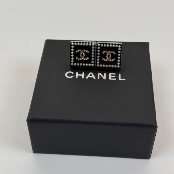 c202601795-chanel-square-cc-earring-3 Chanel | Square CC Earring